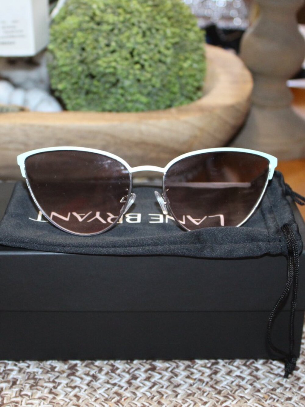 NWOT Lane Bryant Oversized cat eye sunglasses tiffany green, Nice! - Picture 2 of 5